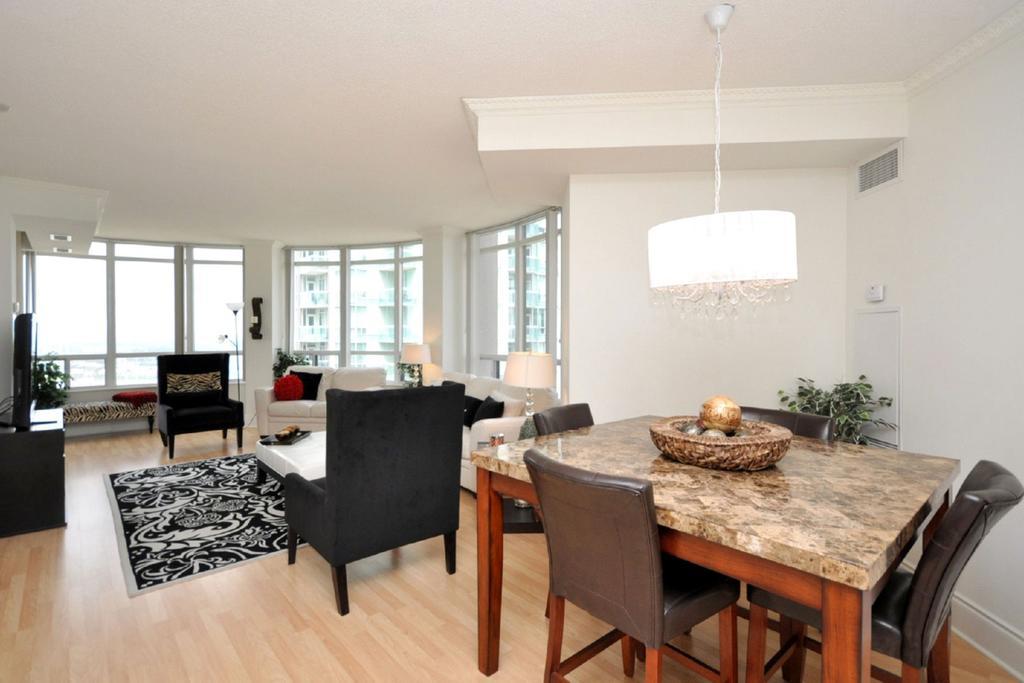 Napa Furnished Rental Apartments Square One Mississauga Habitación foto